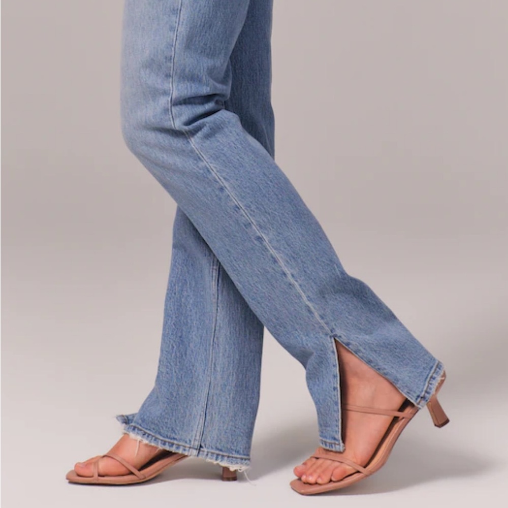 Abercrombie Ultra High Rise 90s Straight Jean - Picture 2 of 7